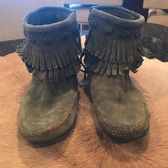 Minnetonka Shoes - Minnetonka Concho Ankle Boots Size 6